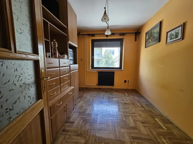 Eladó lakás Debrecen, Vargakert 74 nm