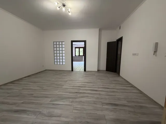 Kiadó lakás Debrecen, Nagyerdőalja 93 nm