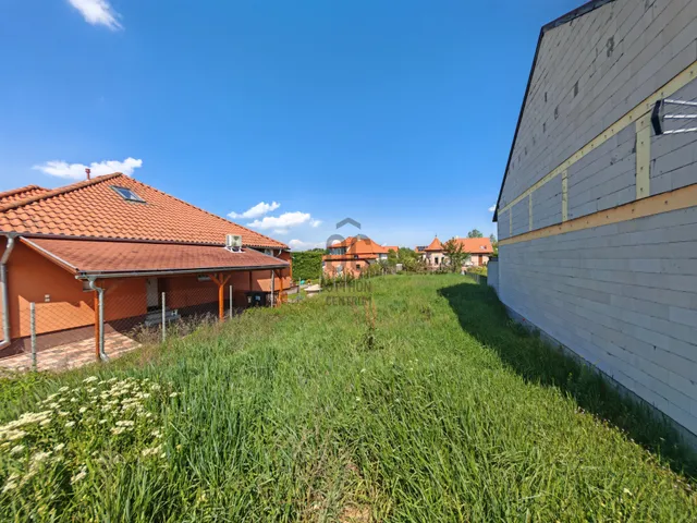 Eladó telek Esztergom 386 nm