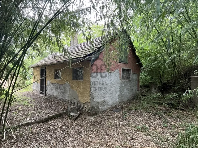 Eladó telek Esztergom 1594 nm