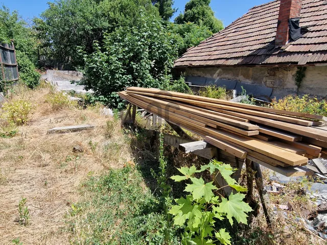 Eladó telek Esztergom, Szenttamás 185 nm