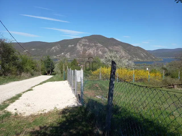 Eladó telek Dömös 909 nm