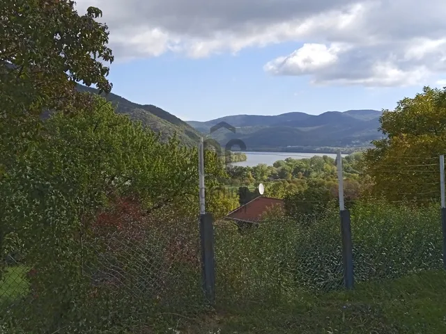 Eladó telek Dömös 909 nm
