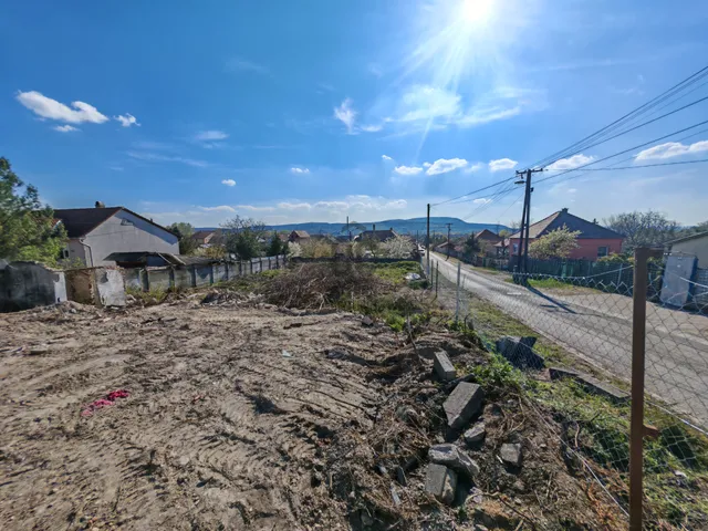 Eladó telek Esztergom 711 nm