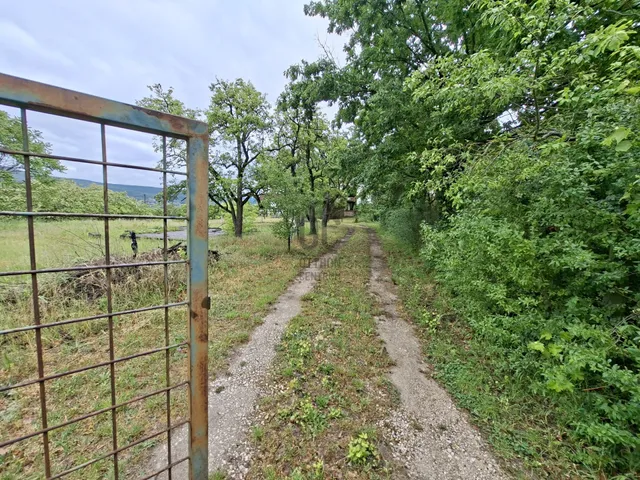 Eladó telek Esztergom 2974 nm