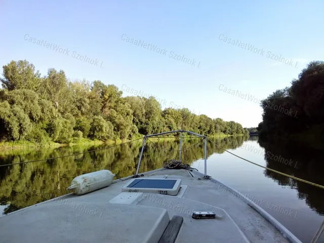 Eladó kereskedelmi és ipari ingatlan Tiszavárkony 380 nm