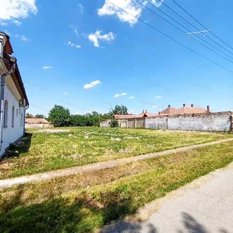 Eladó telek Mezőtúr 2939 nm