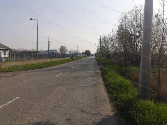 Eladó kereskedelmi és ipari ingatlan Szolnok 8717 nm