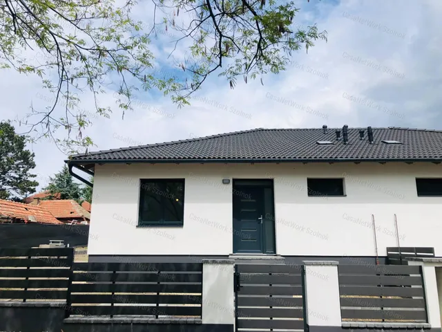 Eladó ház Szajol 78 nm