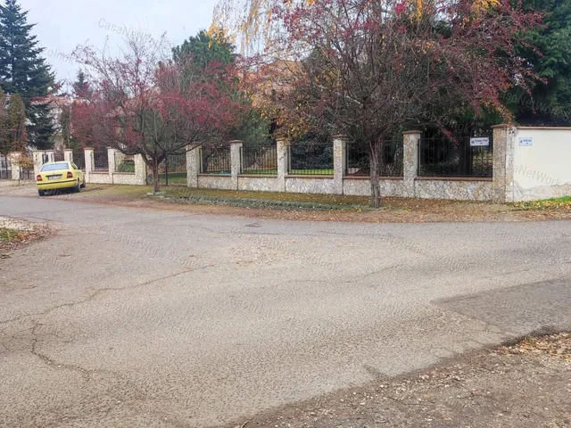 Eladó telek Szolnok 720 nm