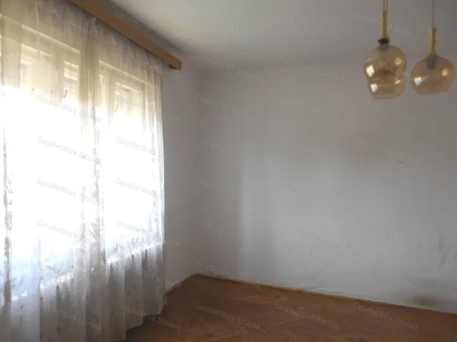 Kiadó ház Szolnok 72 nm
