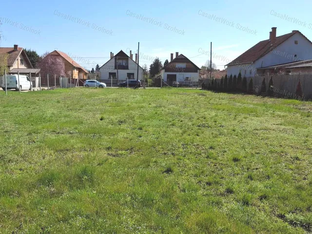 Eladó telek Szolnok 5025 nm