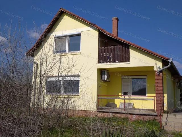 Eladó ház Tiszaföldvár 137 nm