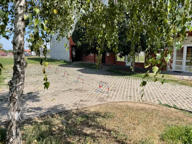 Eladó garázs Törökszentmiklós 542 nm