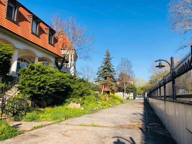 Kiadó ház Szolnok 340 nm