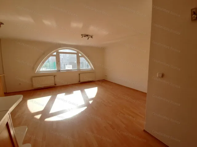 Kiadó lakás Szolnok 84 nm
