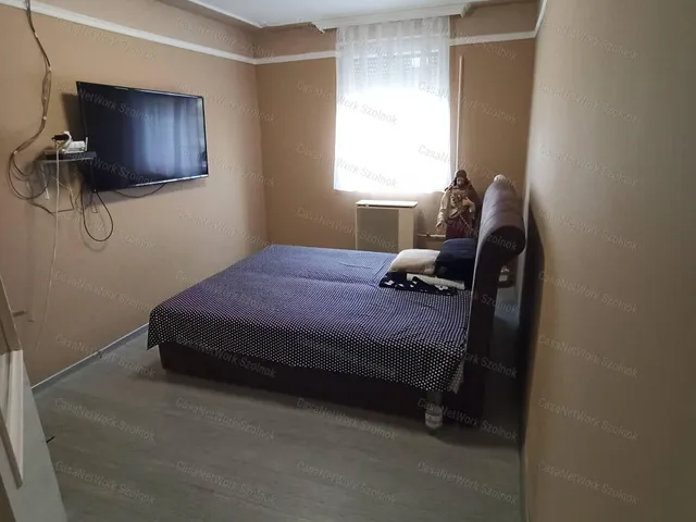 Eladó ház Újszász 91 nm