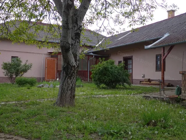Eladó ház Tiszaföldvár 89 nm