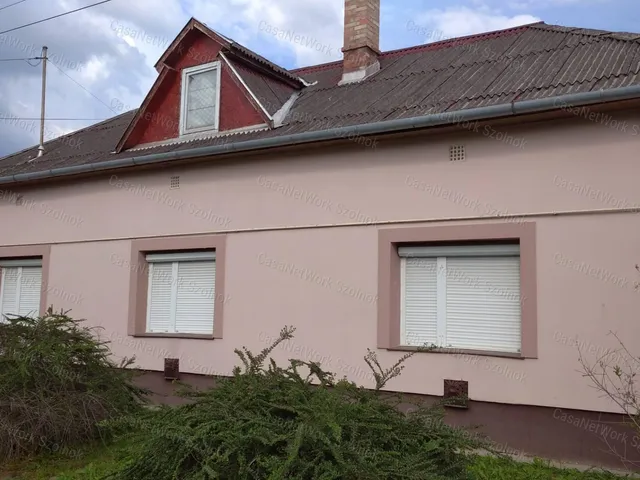 Eladó ház Tiszaföldvár 89 nm