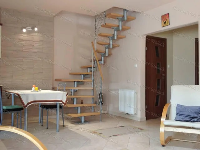 Eladó lakás Szolnok 87 nm