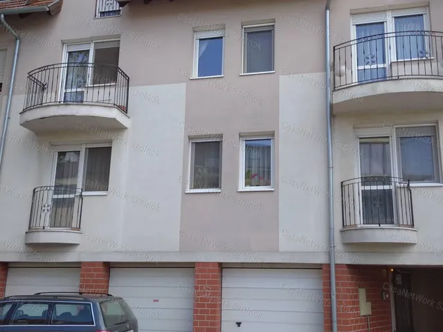Eladó lakás Szolnok 87 nm