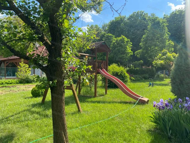 Eladó telek Szolnok 551 nm