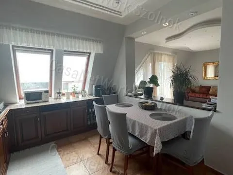 Eladó lakás Szolnok 87 nm