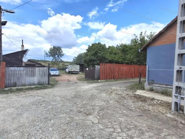 Eladó mezőgazdasági ingatlan Szolnok 30 nm