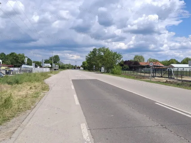 Eladó mezőgazdasági ingatlan Szolnok 30 nm
