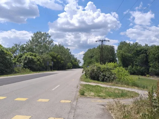 Eladó mezőgazdasági ingatlan Szolnok 30 nm