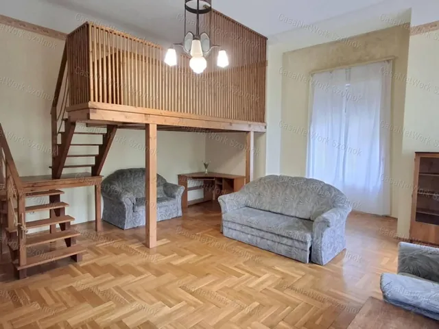 Eladó lakás Szolnok 87 nm