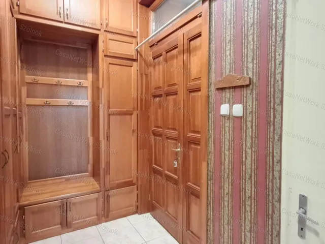 Eladó lakás Szolnok 87 nm