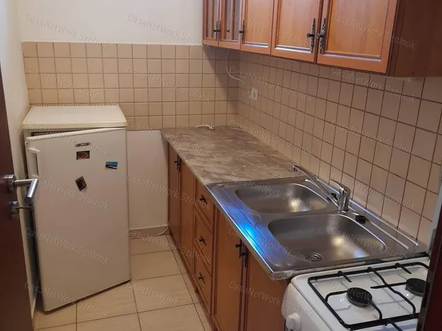 Kiadó lakás Szolnok 32 nm
