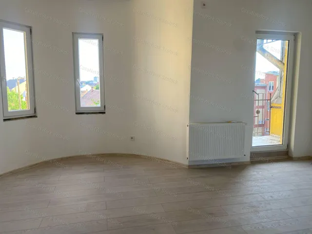 Eladó lakás Szolnok 74 nm
