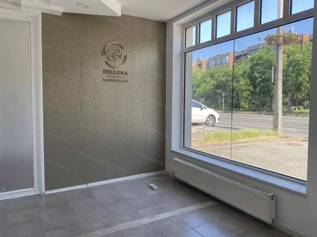 Kiadó kereskedelmi és ipari ingatlan Szolnok 43 nm