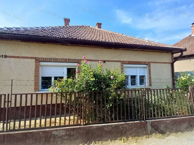 Eladó ház Tószeg 102 nm