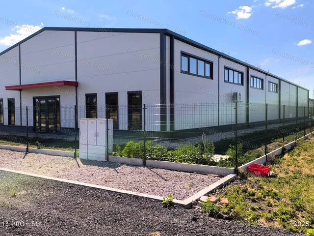 Eladó kereskedelmi és ipari ingatlan Szolnok 914 nm