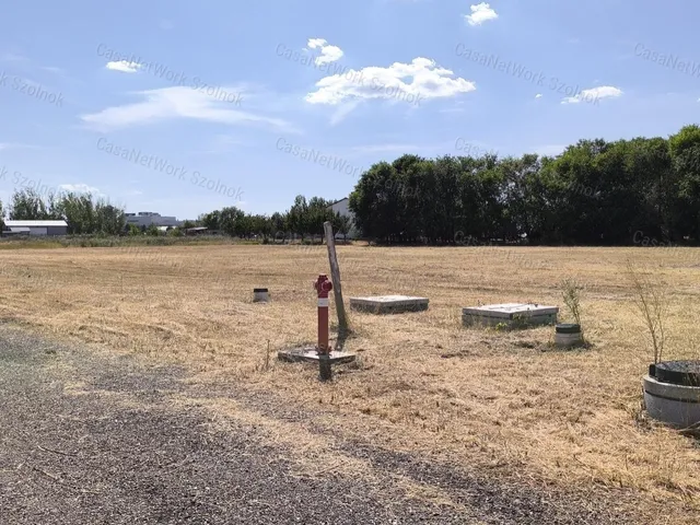 Eladó telek Szolnok 5103 nm