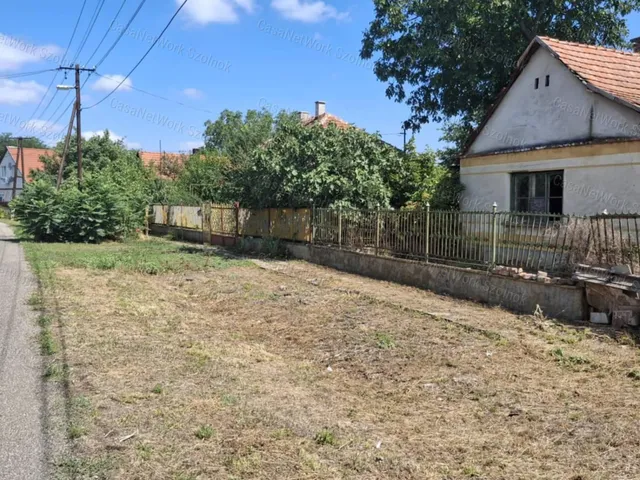 Eladó telek Szolnok 871 nm