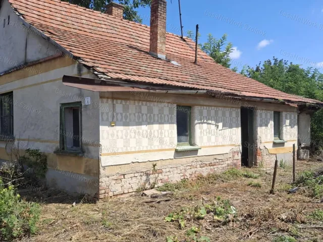 Eladó telek Szolnok 871 nm