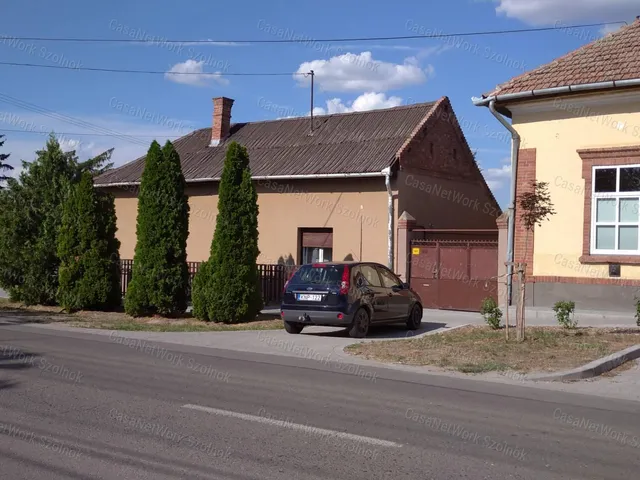 Eladó ház Tiszaföldvár 82 nm
