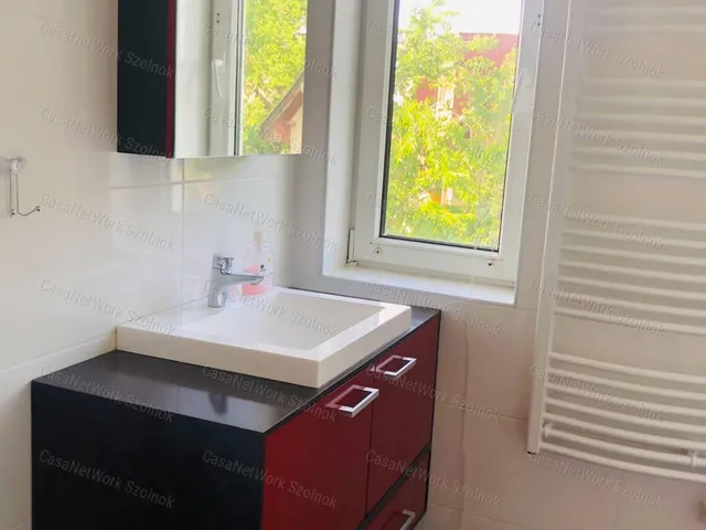 Eladó lakás Szolnok 80 nm