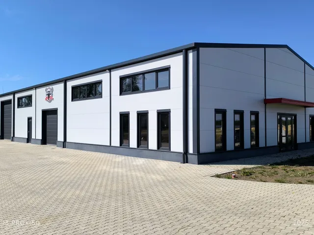 Eladó kereskedelmi és ipari ingatlan Szolnok, Széchenyi-lakótelep 914 nm
