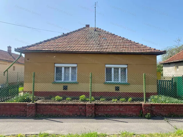 Eladó ház Szolnok 67 nm