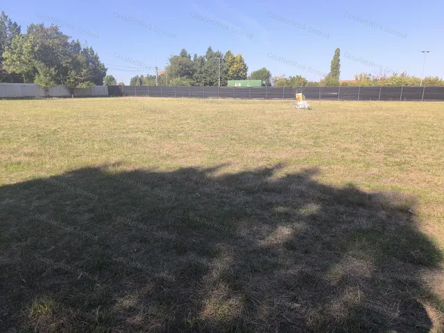 Kiadó telek Szolnok 6500 nm