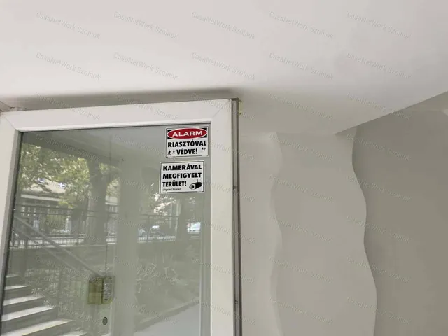 Kiadó kereskedelmi és ipari ingatlan Szolnok 131 nm