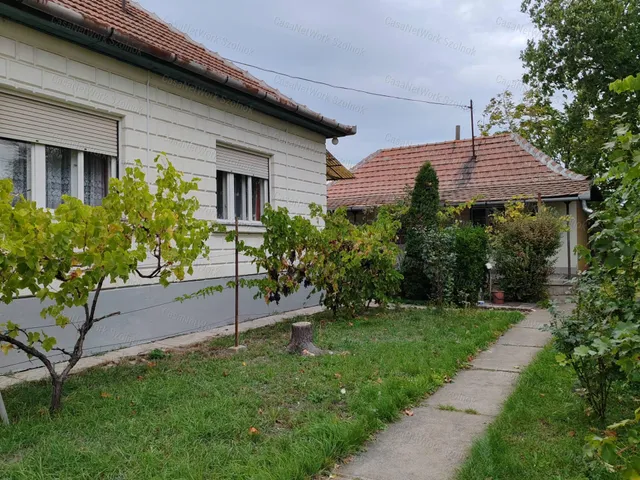 Eladó ház Újszász 80 nm