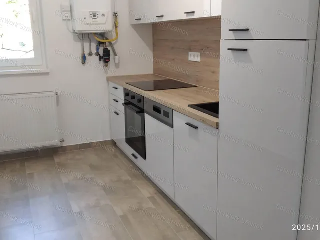 Eladó lakás Szolnok 67 nm