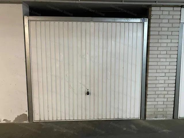 Kiadó garázs Szolnok 15 nm
