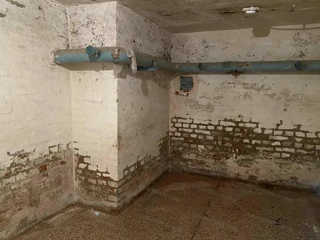 Eladó kereskedelmi és ipari ingatlan Szolnok 93 nm